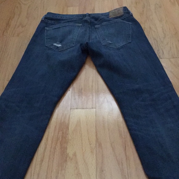 Abercrombie& Fitch - Picture 5 of 6